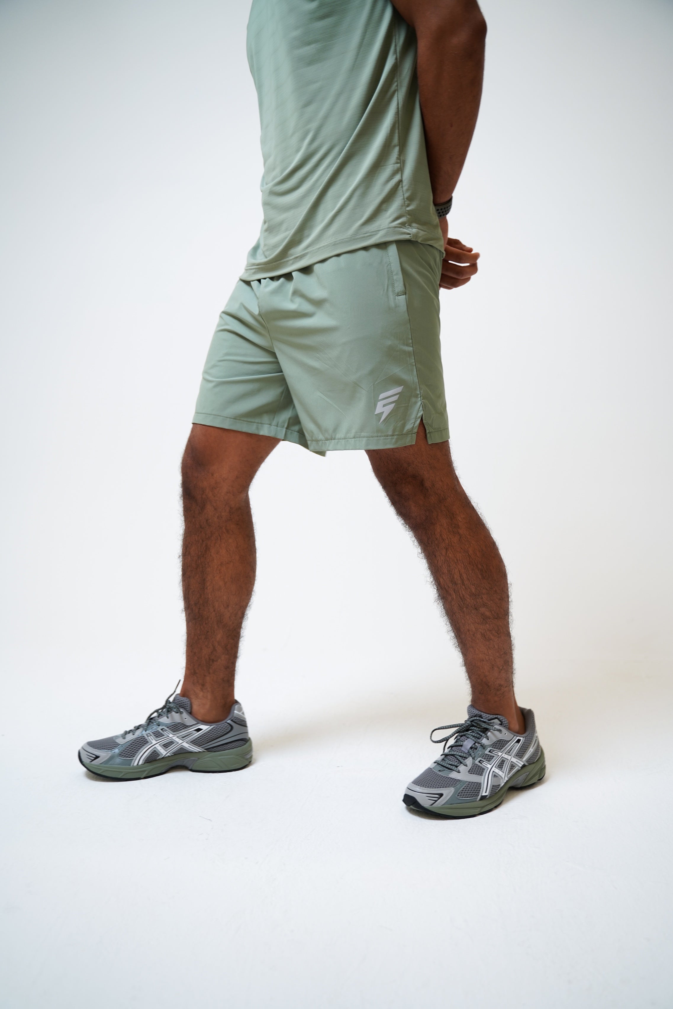 VENT SHORTS - OLIVE