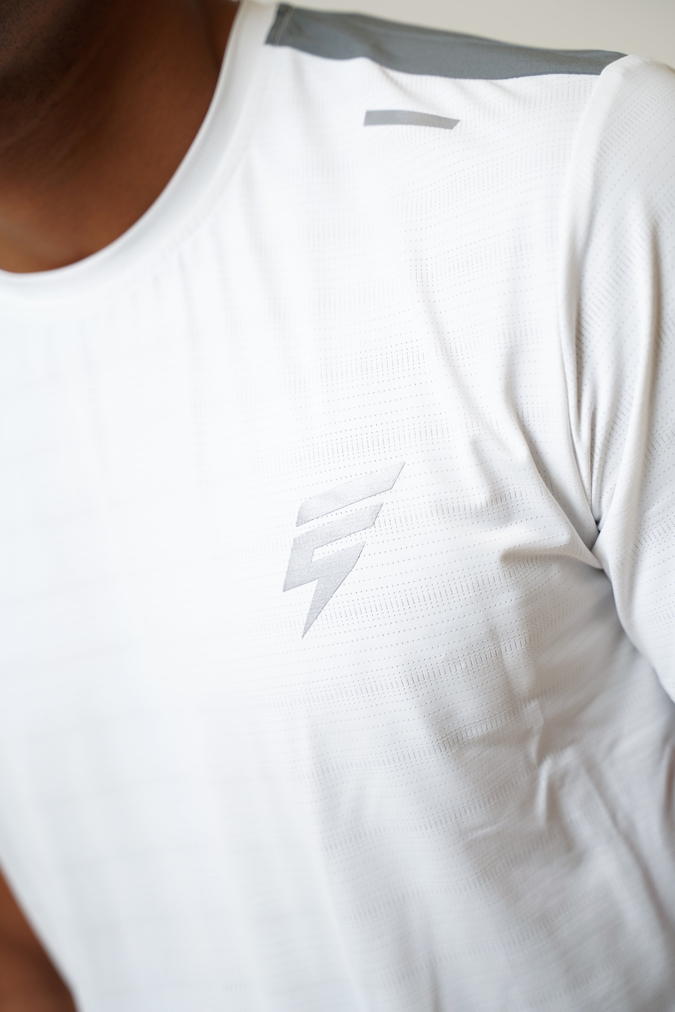 VENT TEE - WHITE