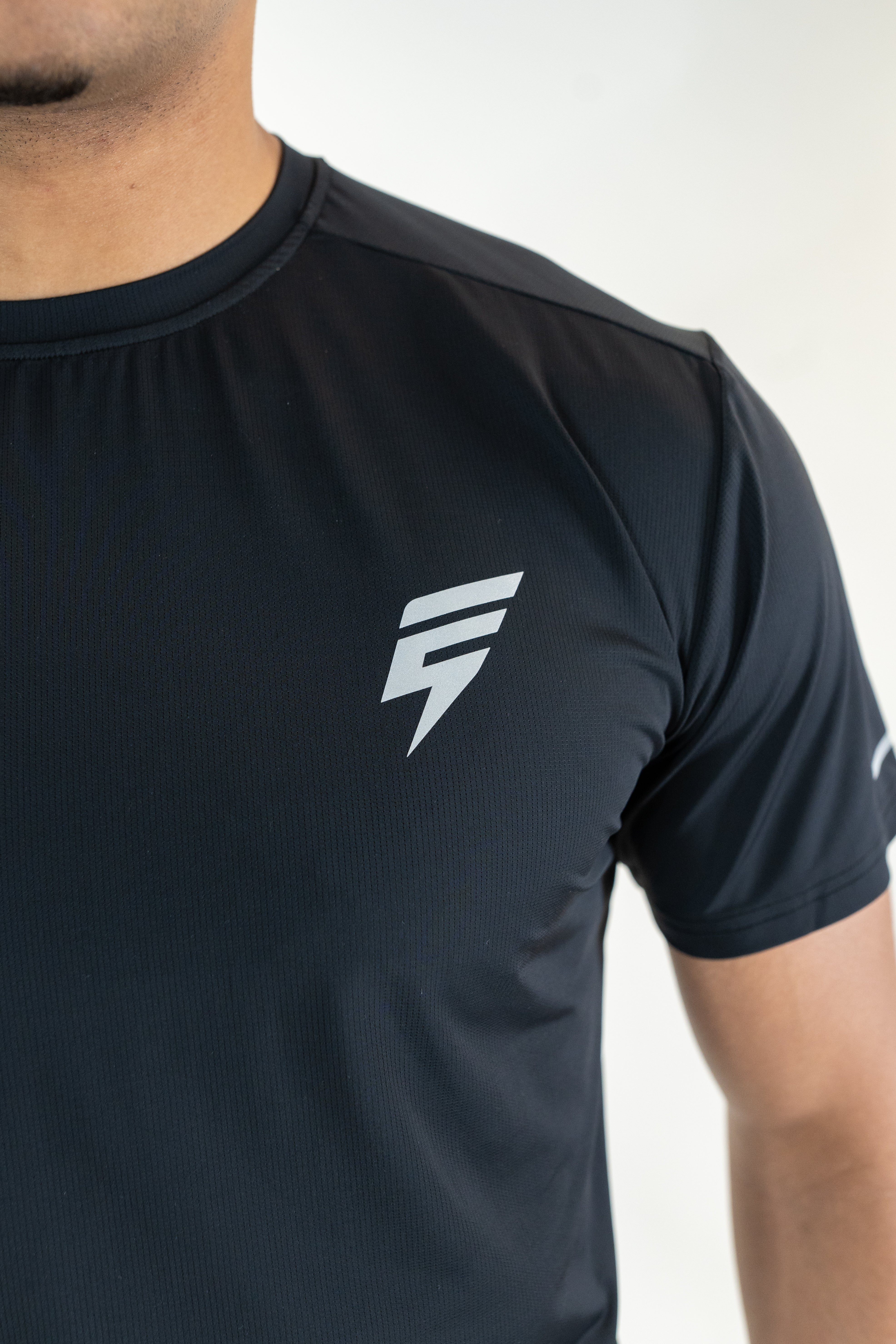 SPLIT TEE - BLACK